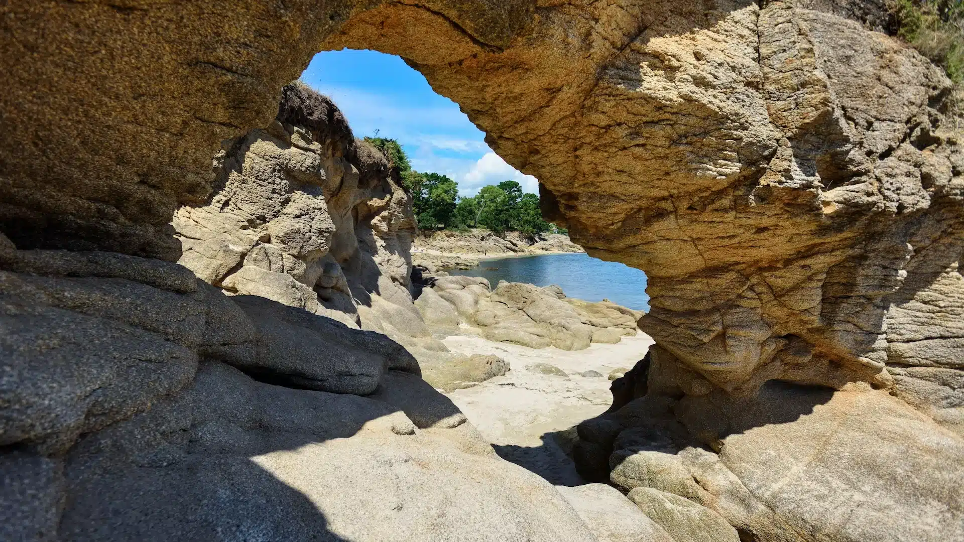 Camping 4 étoiles La Roche Percée, votre camping en bord de mer à Fouesnant.